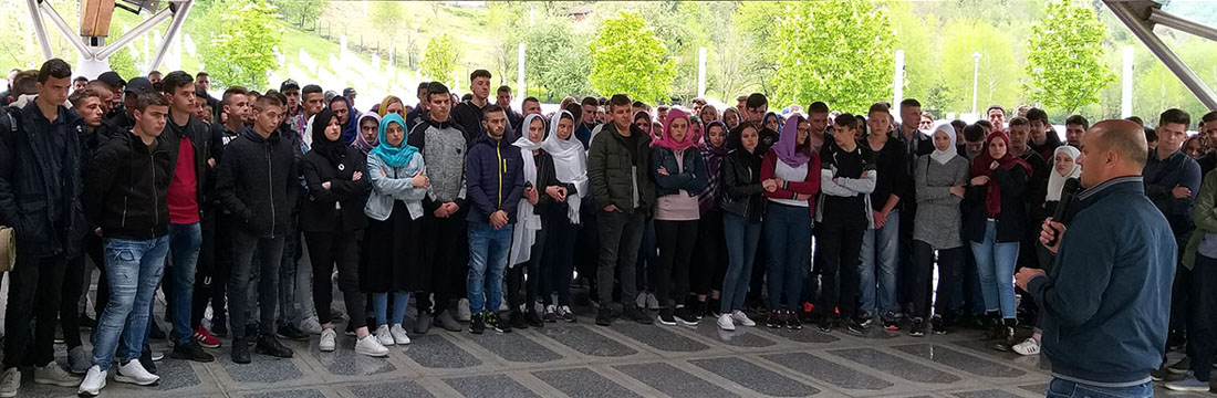 Naši učenici i uposlenici posjetili Memorijalni centar Srebrenica-Potočari