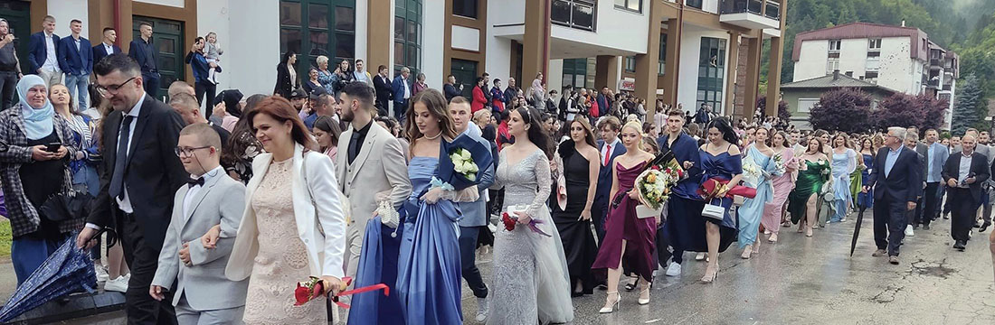 Svečani defile 46. generacije maturanata SMŠ „Zijah Dizdarević“ Fojnica