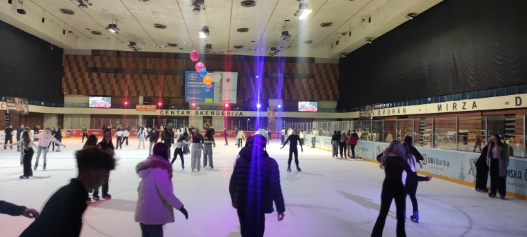 Klizanje u Skenderiji: Dan ispunjen sportom, druženjem i dobrom energijom